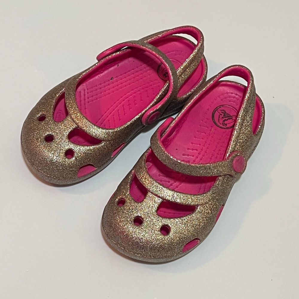CROCS gold little girls Mary Jane style sandals. Size 8